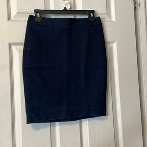 LOFT denim pencil skirt size 00